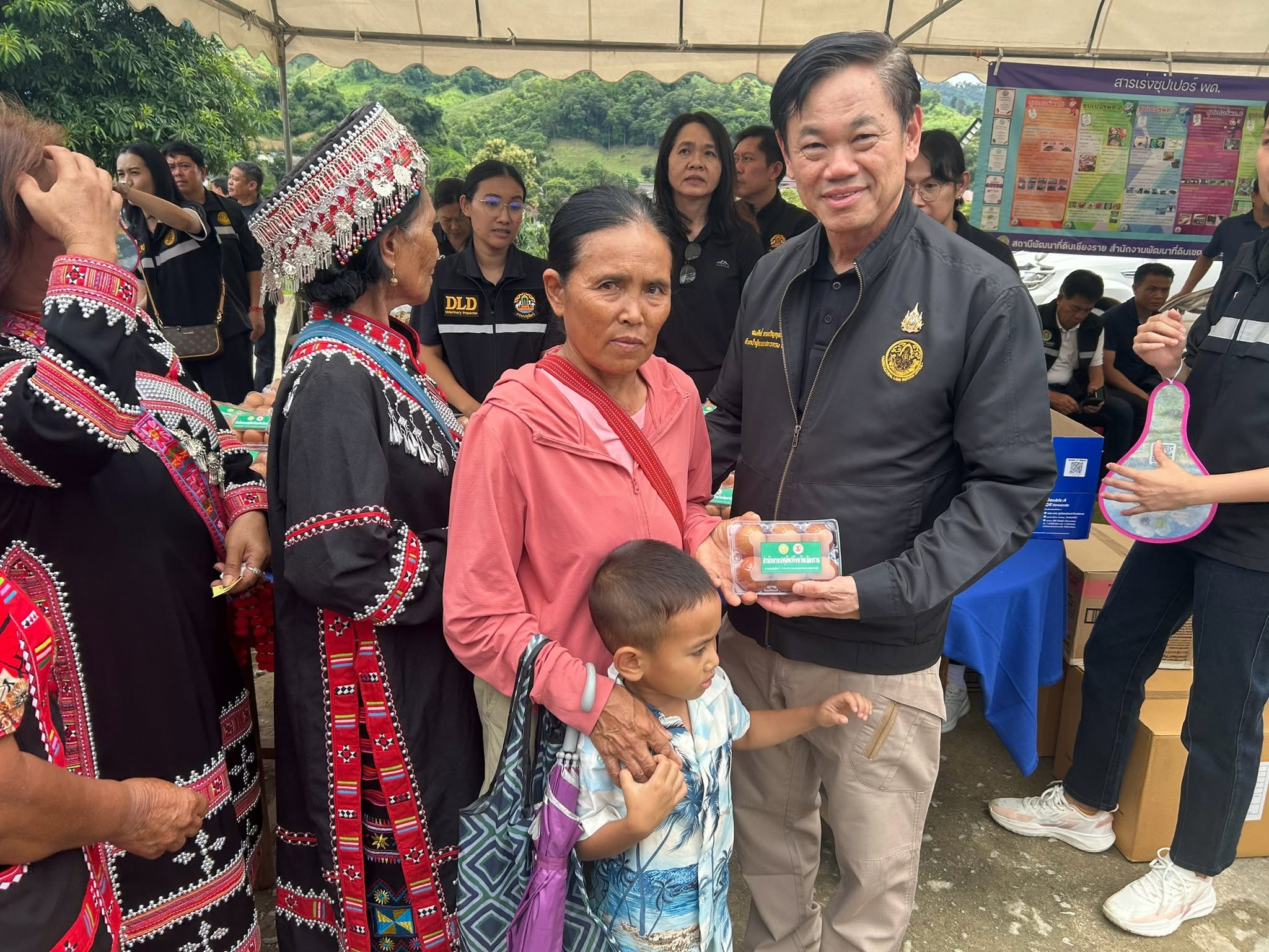 title - ส.ป.ก. ร่วมติดตามรองนายกรัฐมนตรีและรัฐมนตรีว่าการกระทรวงอุดมศึกษา วิทยาศาสตร์ วิจัยและนวัตกรรม (ศ.ดร.ยศชนัน วงศ์สวัสดิ์) พร้อมด้วยรัฐมนตรีช่วยว่าการกระทรวงเกษตรและสหกรณ์ (นางสาวปิยะรัฐชย์ ติยะไพรัช) ลงพื้นที่ ตรวจราชการใน อำเภอแม่จัน จังหวัดเชียงราย